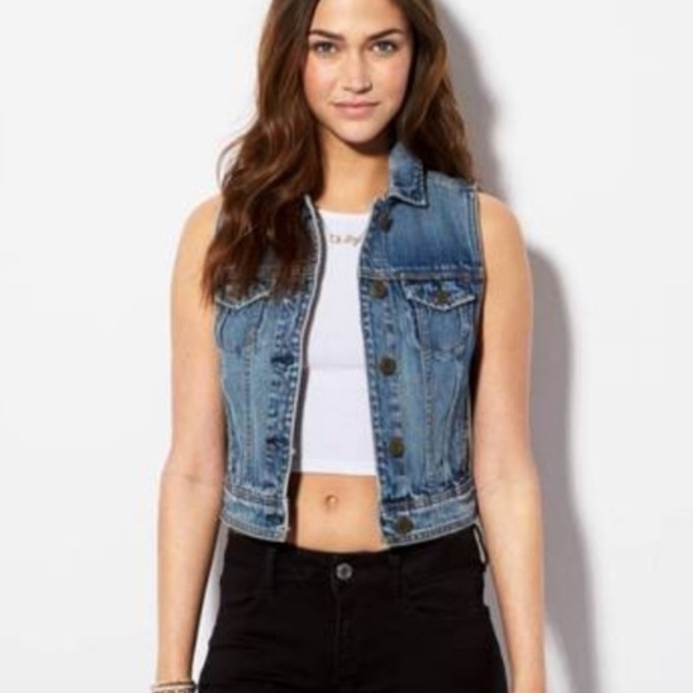 American Eagle Cropped Denim Vest